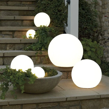 Aura Sphère™ — Lampe extérieure design élégante