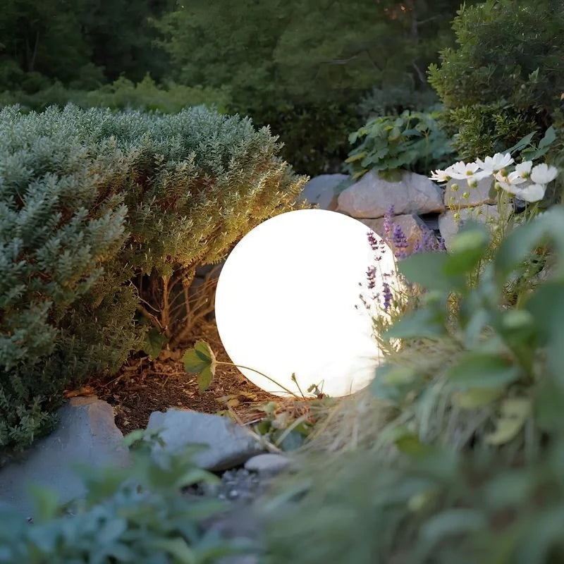 Aura Sphère™ — Lampe extérieure design élégante